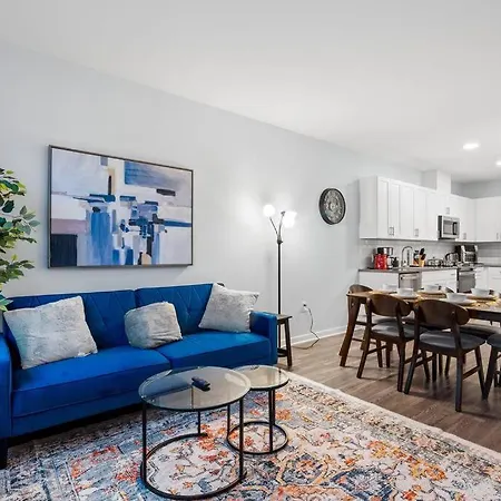 Urban Elegance: 20 Minutes To Nyc Apartment